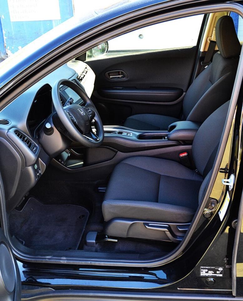 2022 Honda HR-V LX FWD I DEALER MAINTANED I 1 OWNER I NO ACCIDENT Photo