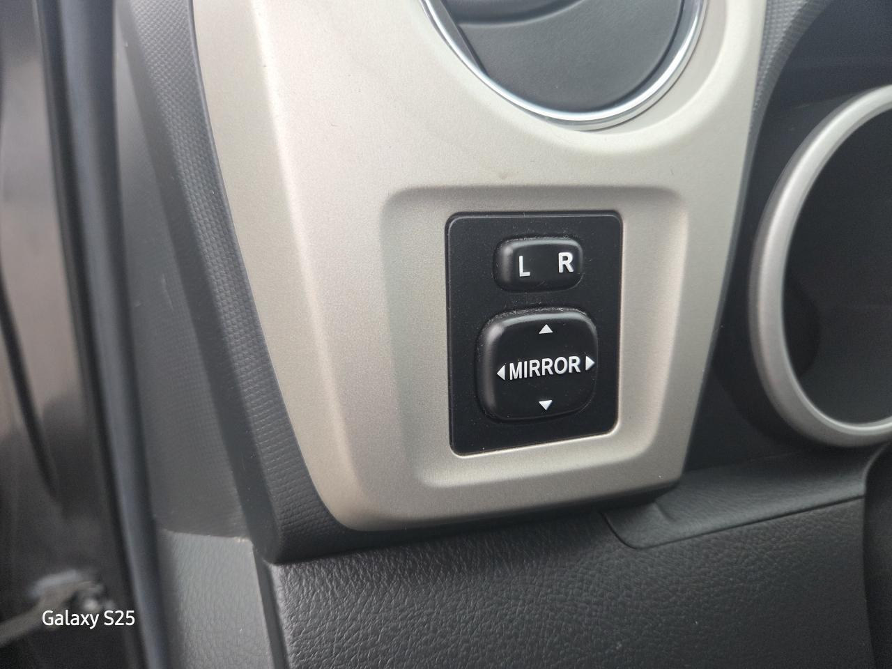 2012 Toyota Matrix AUTO AIR ABS BLUE TOOTH LOW KM $12,688.00 Photo