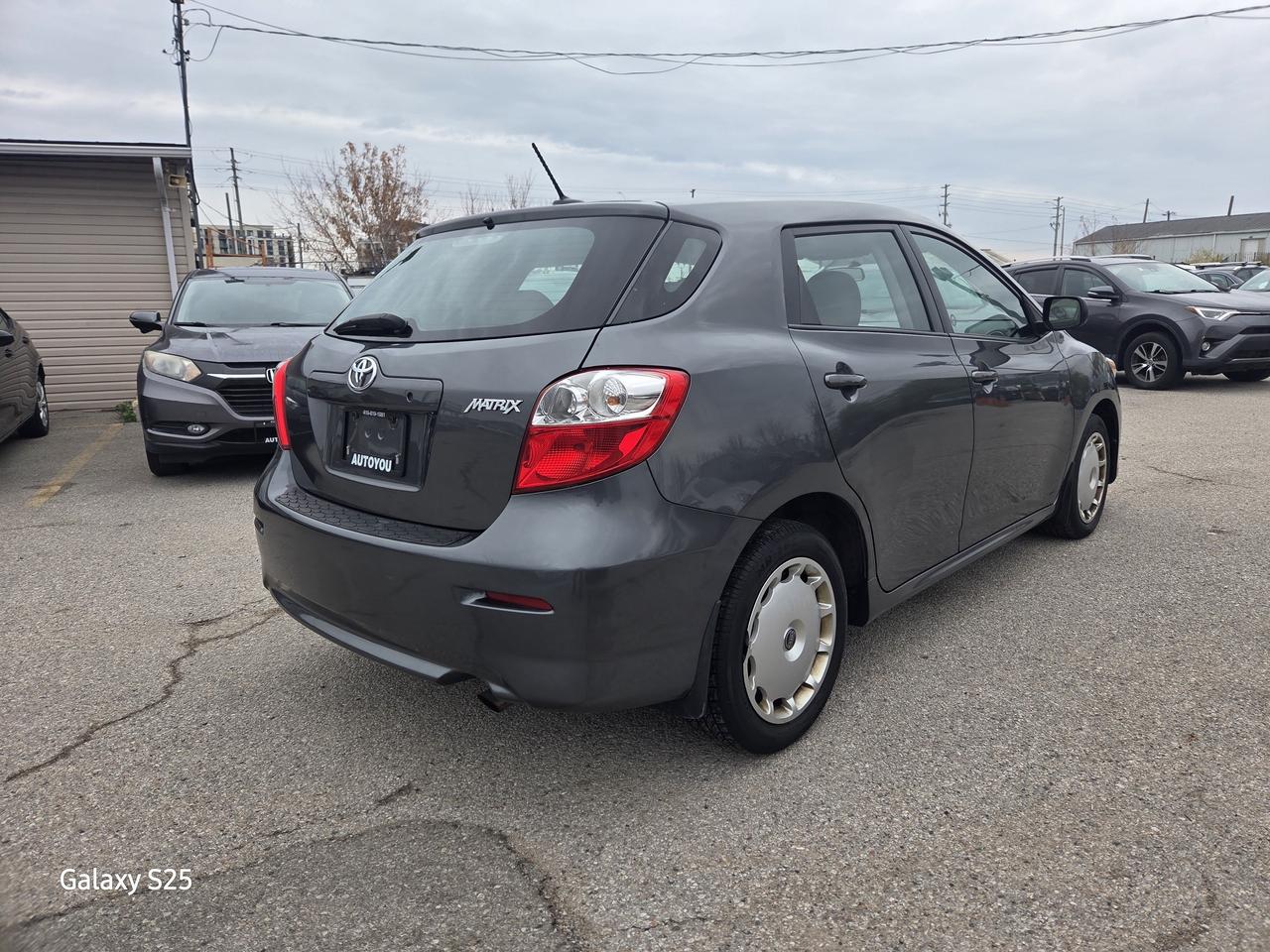 2012 Toyota Matrix AUTO AIR ABS BLUE TOOTH LOW KM $11,688.00 Photo