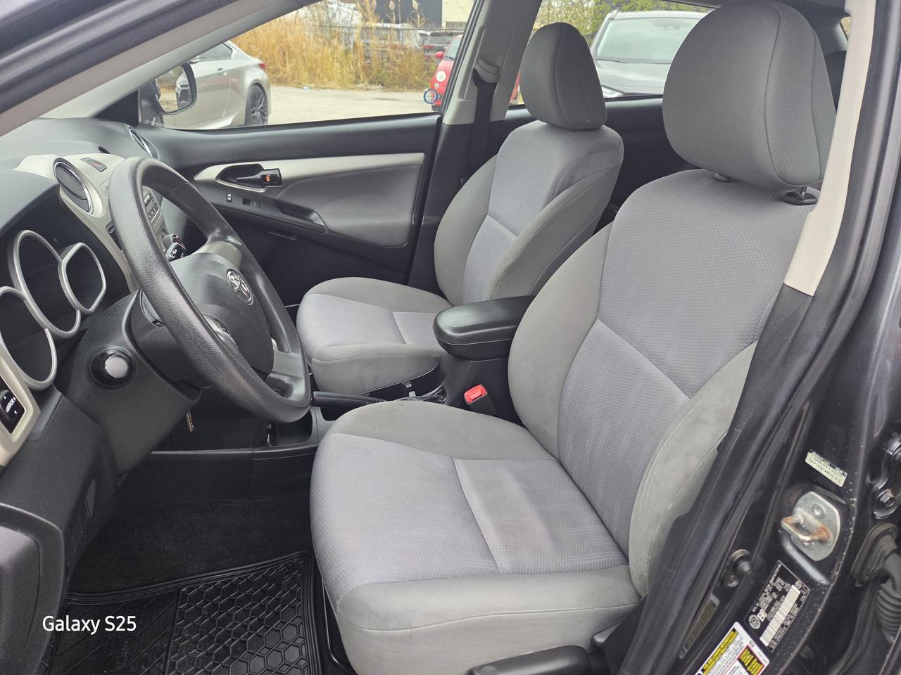 2012 Toyota Matrix AUTO AIR ABS BLUE TOOTH LOW KM $11,688.00 Photo