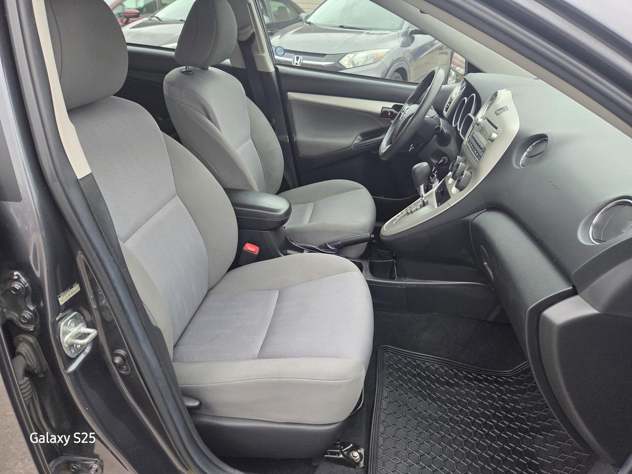 2012 Toyota Matrix AUTO AIR ABS BLUE TOOTH LOW KM $11,688.00 Photo