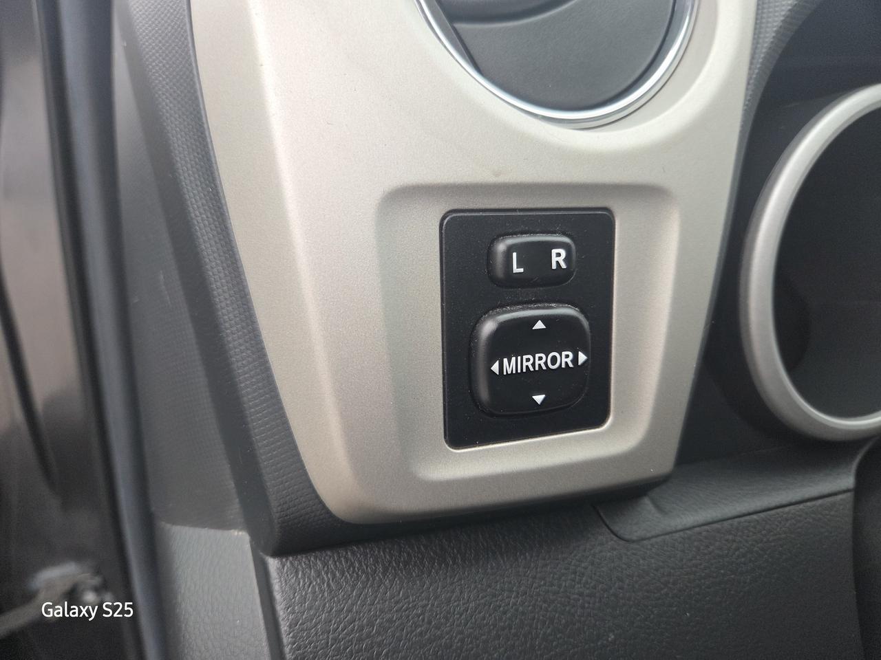 2012 Toyota Matrix AUTO AIR ABS BLUE TOOTH LOW KM $11,688.00 Photo