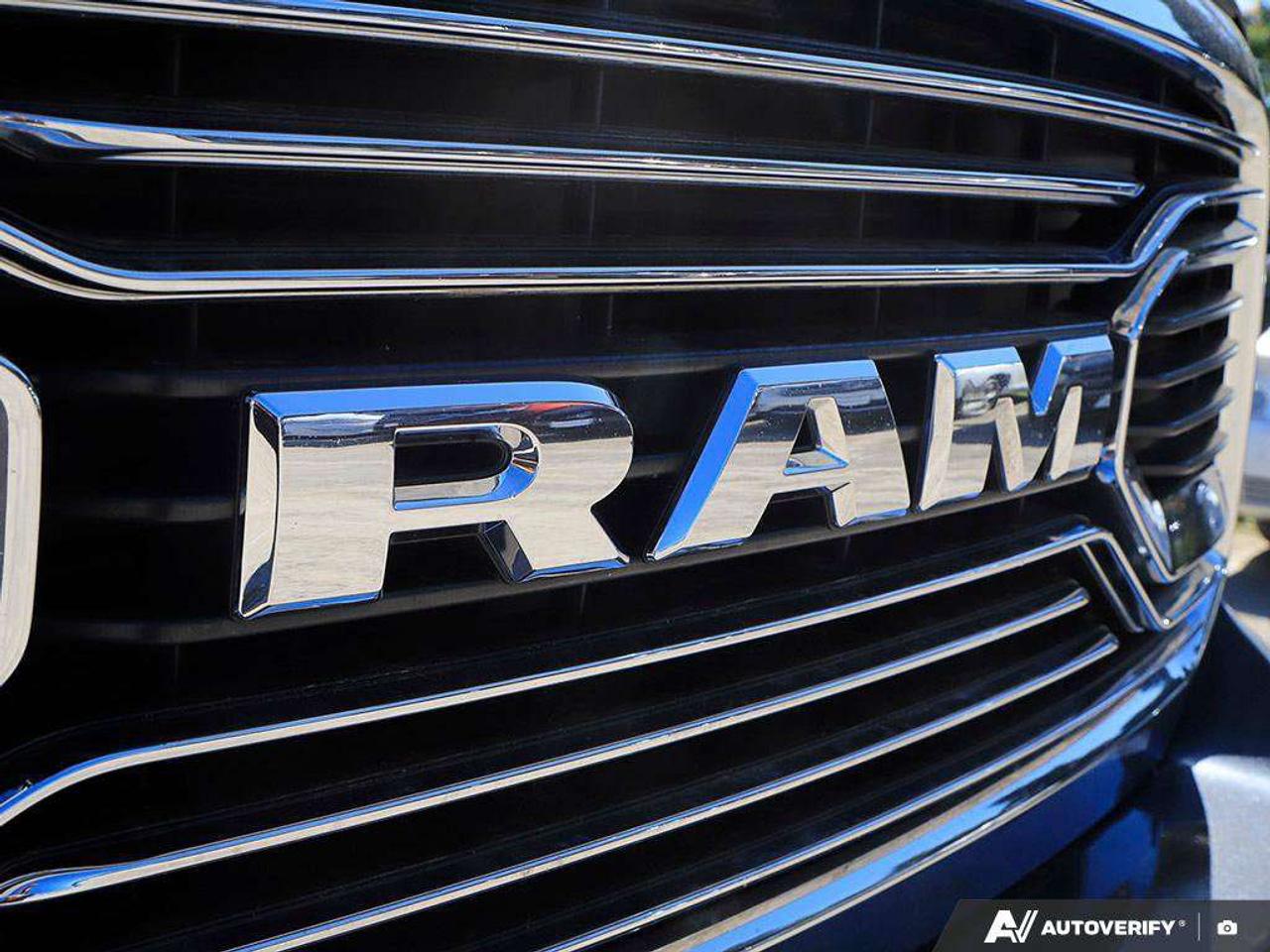 2016 RAM 1500 LimitedAS-TRADED, ALPINE AUDIO, HTD + CLD SEATS, 3.0L ECODIESEL, NAVI Photo