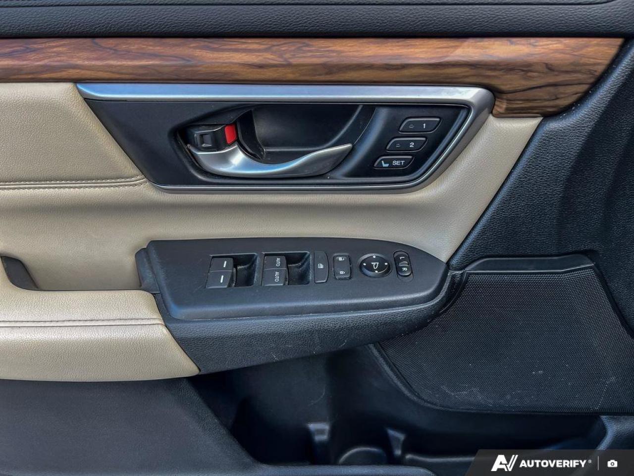 2017 Honda CR-V LEATHER   MOONROOF   AWD Photo