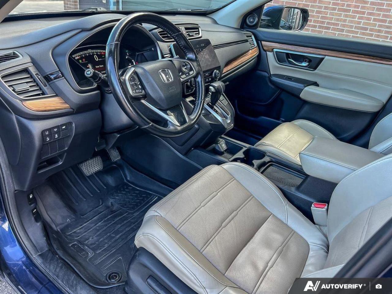 2017 Honda CR-V LEATHER   MOONROOF   AWD Photo