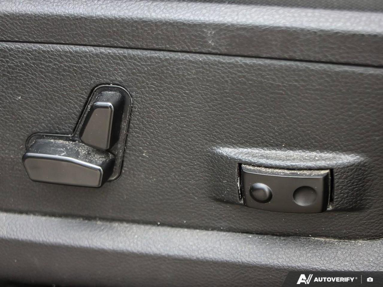 2016 RAM 1500 SLTSLT, CREW, 4X4, ECODIESEL, NAV, HEATED CLOTH, A Photo