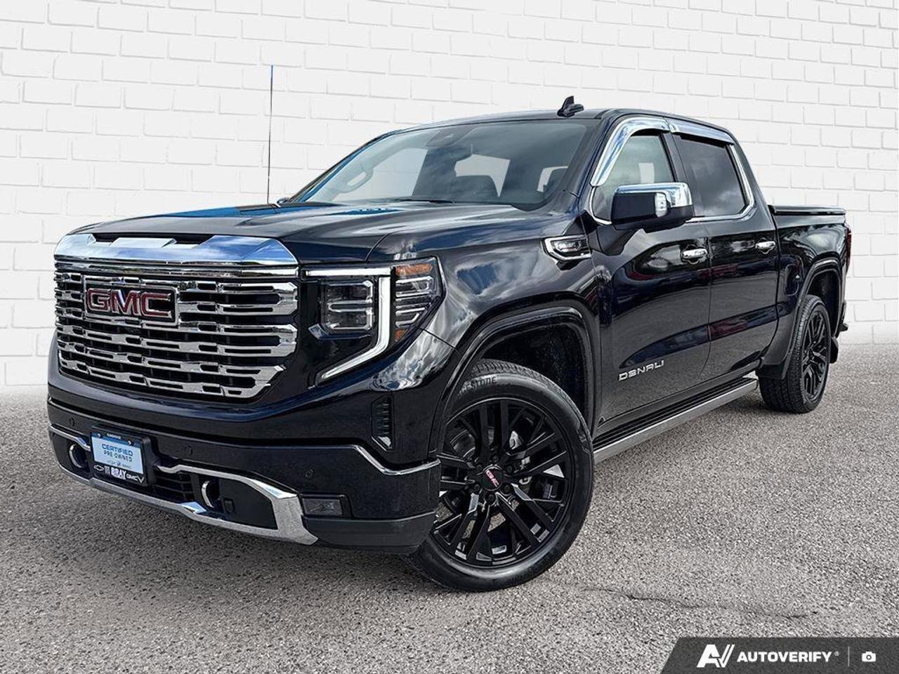 2022 GMC Sierra 1500 Denali TONNEAU COVER. RUNNING BOARDS. TRAILER BRAK Photo