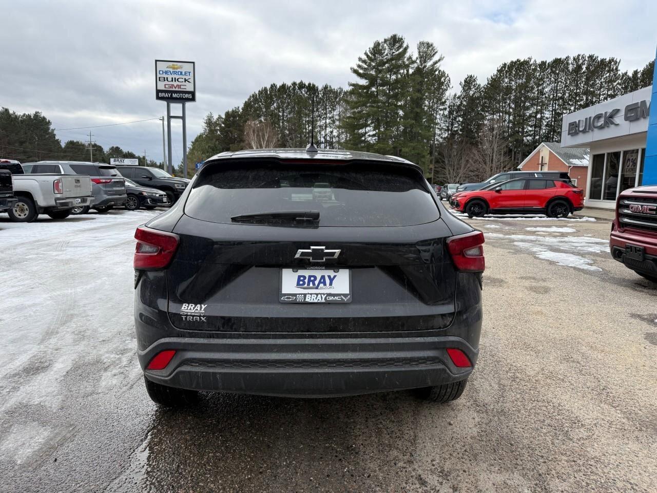 2025 Chevrolet Trax LS   LEASE RETURN   ALL WEATHER MATS Photo