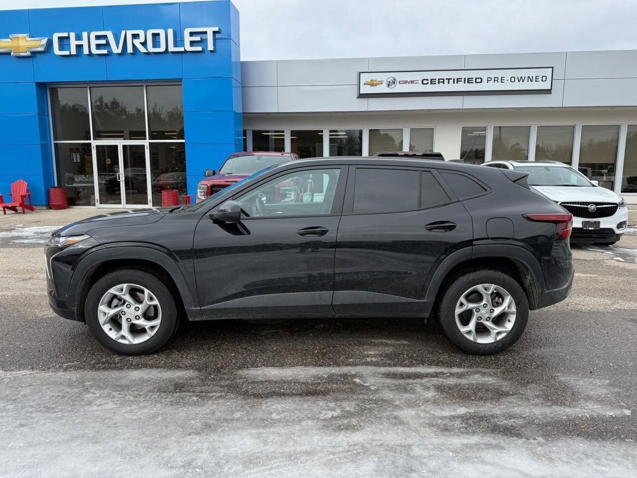 2025 Chevrolet Trax LS   LEASE RETURN   ALL WEATHER MATS Photo