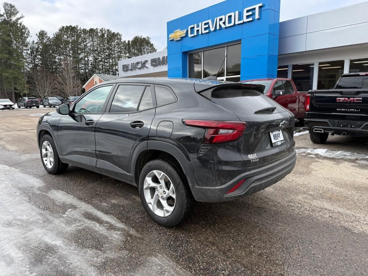 2025 Chevrolet Trax LS   LEASE RETURN   ALL WEATHER MATS Photo3