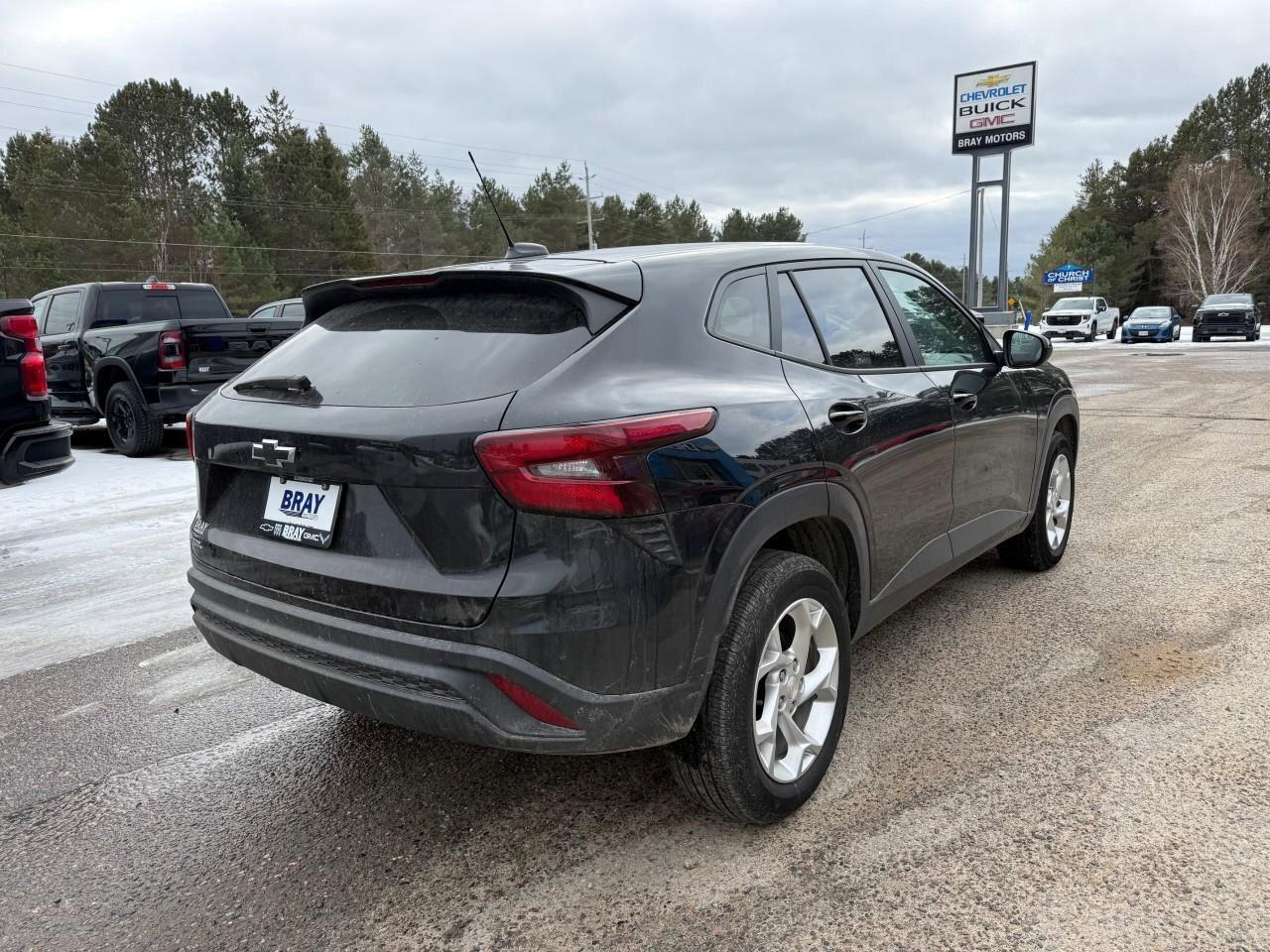 2025 Chevrolet Trax LS   LEASE RETURN   ALL WEATHER MATS Photo