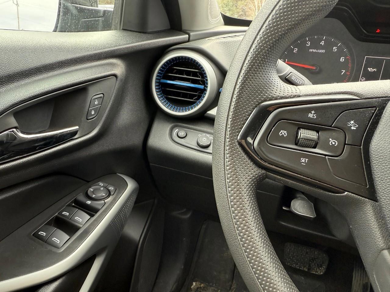 2025 Chevrolet Trax LS   LEASE RETURN   ALL WEATHER MATS Photo