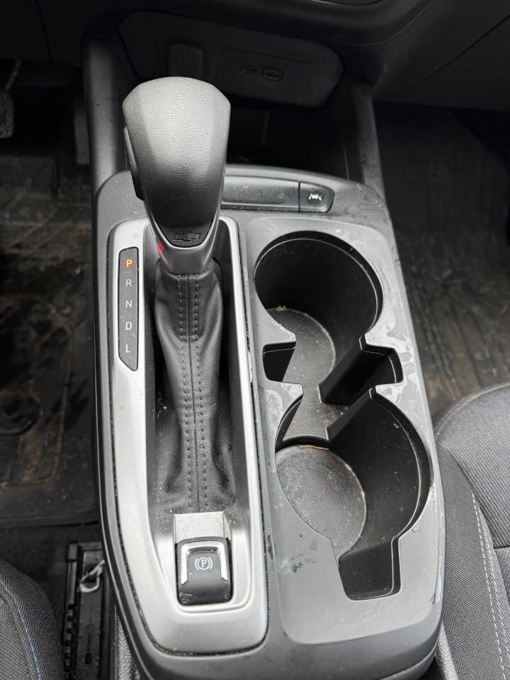 2025 Chevrolet Trax LS   LEASE RETURN   ALL WEATHER MATS Photo