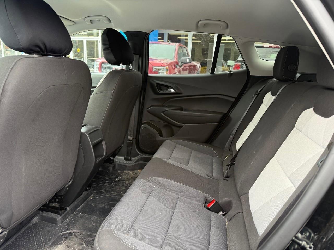 2025 Chevrolet Trax LS   LEASE RETURN   ALL WEATHER MATS Photo