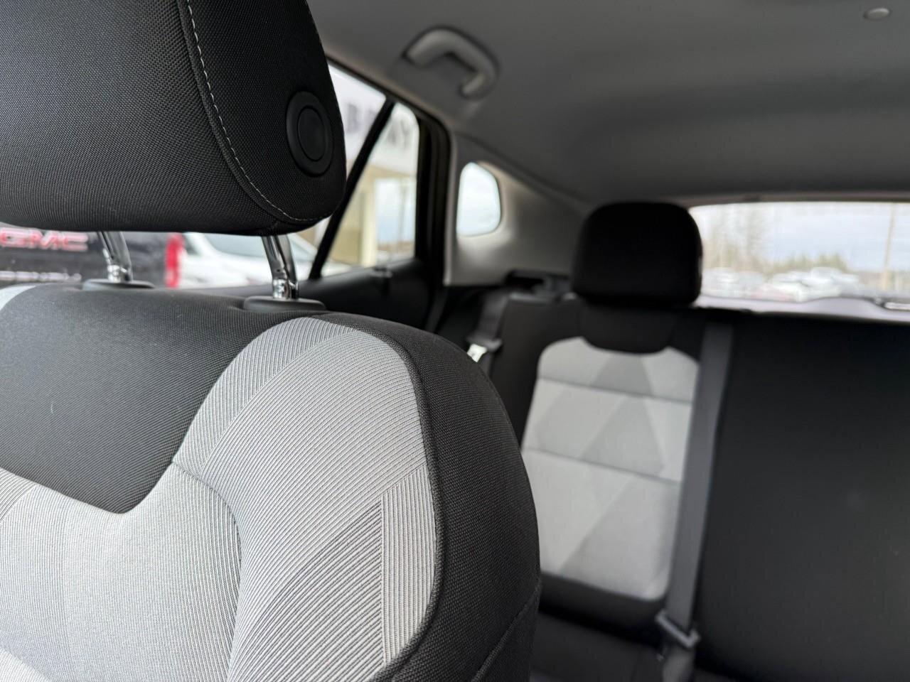 2025 Chevrolet Trax LS   LEASE RETURN   ALL WEATHER MATS Photo