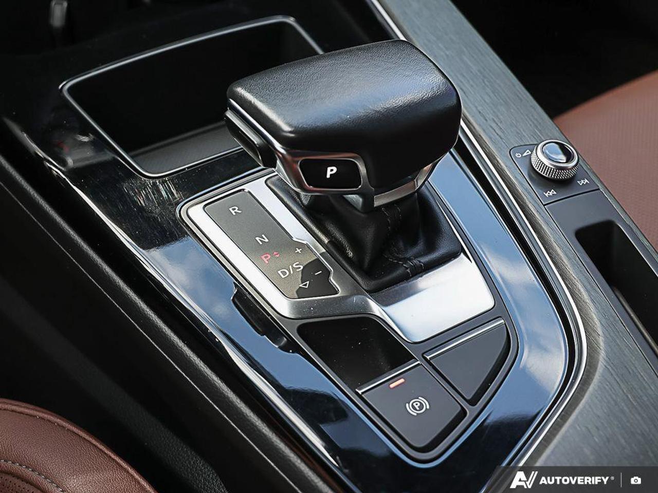 2022 Audi A5 Sportback TechnikACCIDENT-FREE, TWO SETS OF TIRES, AWD, SUNR Photo