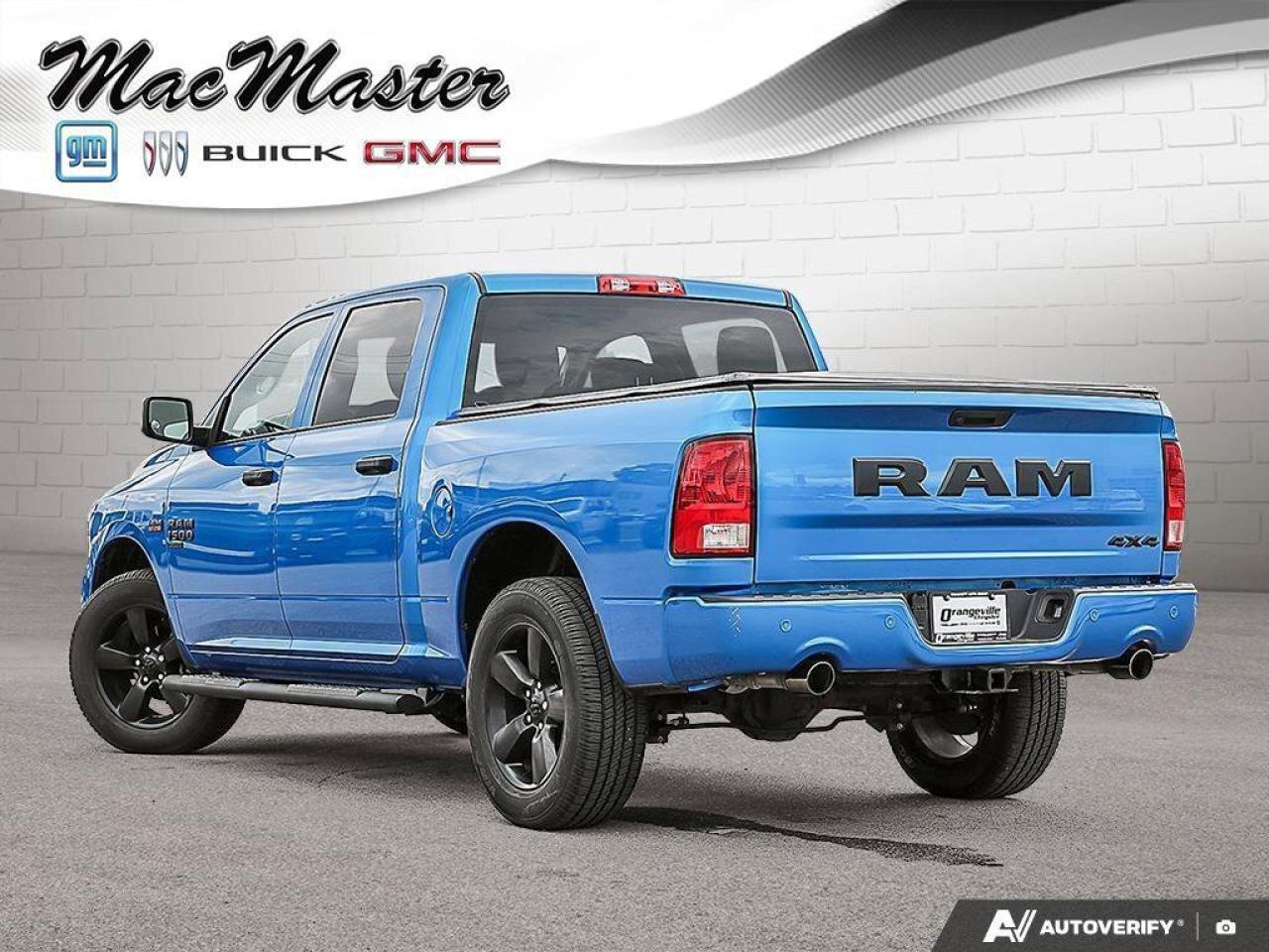 2022 RAM 1500 Classic ExpressBLACK EXPRESS, NIGHT, CREW, HEMI, 4X4, HEAT Photo3