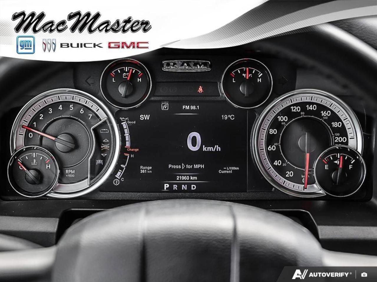 2022 RAM 1500 Classic ExpressBLACK EXPRESS, NIGHT, CREW, HEMI, 4X4, HEAT Photo