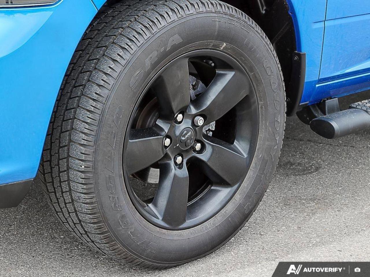 2022 RAM 1500 Classic ExpressBLACK EXPRESS, NIGHT, CREW, HEMI, 4X4, HEAT Photo