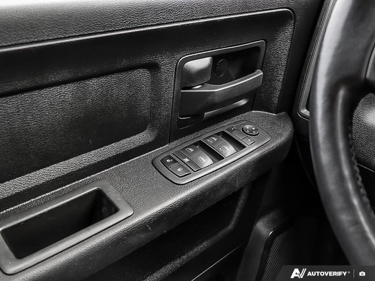 2022 RAM 1500 Classic ExpressBLACK EXPRESS, NIGHT, CREW, HEMI, 4X4, HEAT Photo