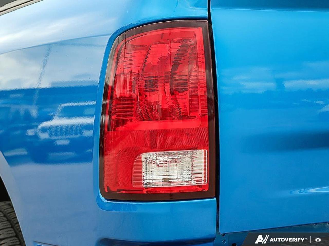 2022 RAM 1500 Classic ExpressBLACK EXPRESS, NIGHT, CREW, HEMI, 4X4, HEAT Photo