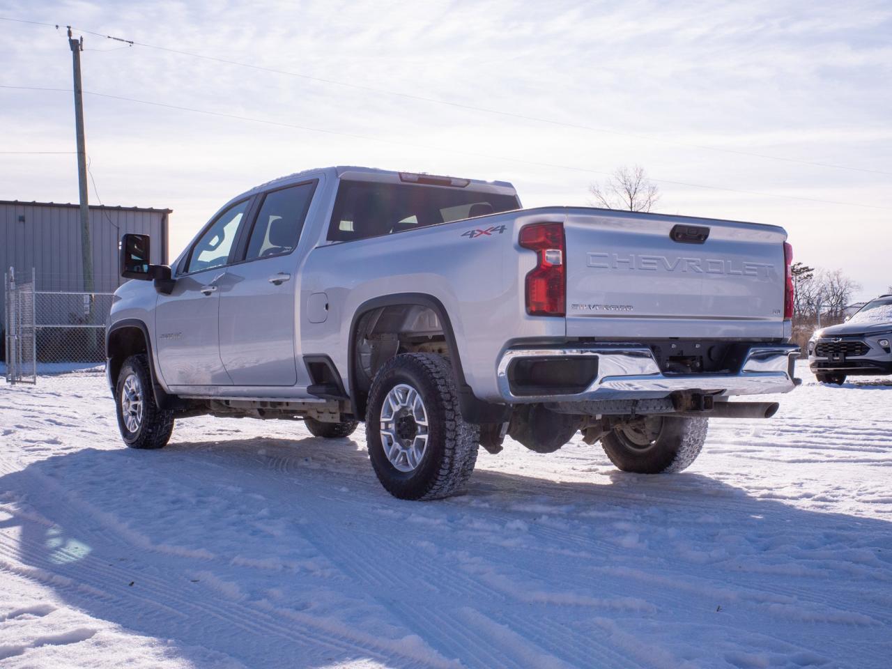 2023 Chevrolet SILVERADO 2500HD LT - 6.6 L V8 Gas Engine Photo