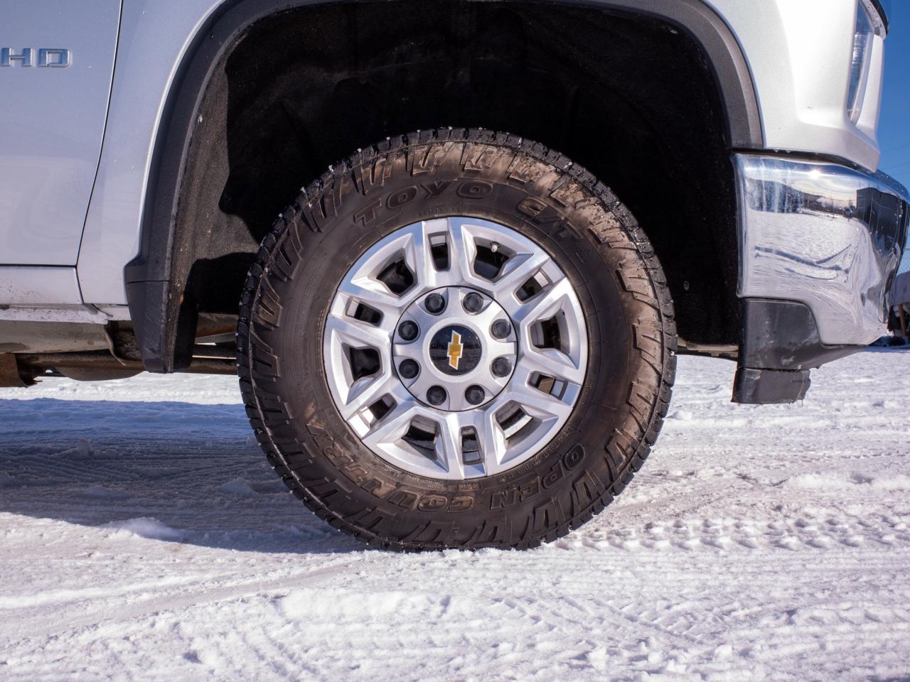 2023 Chevrolet SILVERADO 2500HD LT - 6.6 L V8 Gas Engine Photo