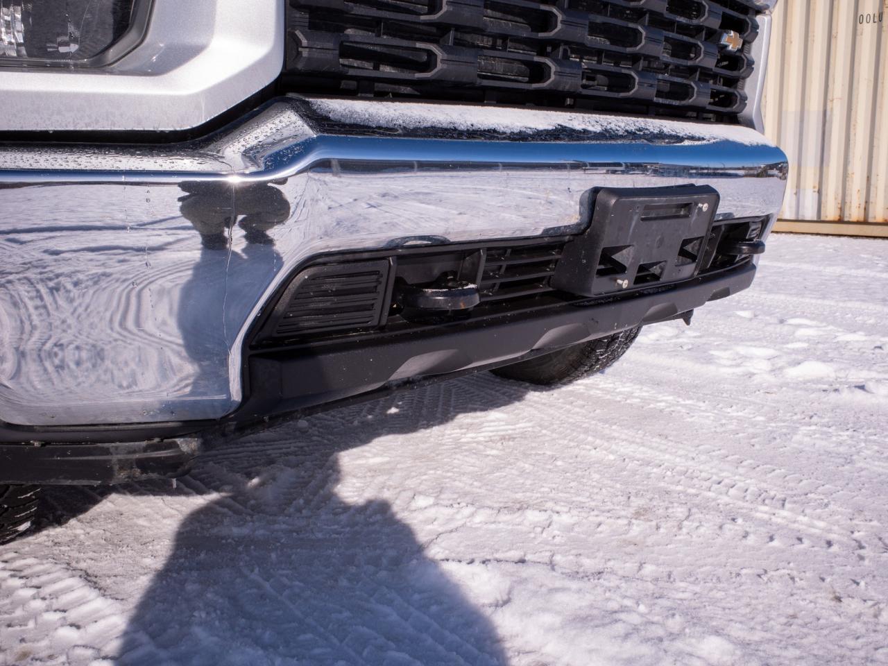 2023 Chevrolet SILVERADO 2500HD LT - 6.6 L V8 Gas Engine Photo