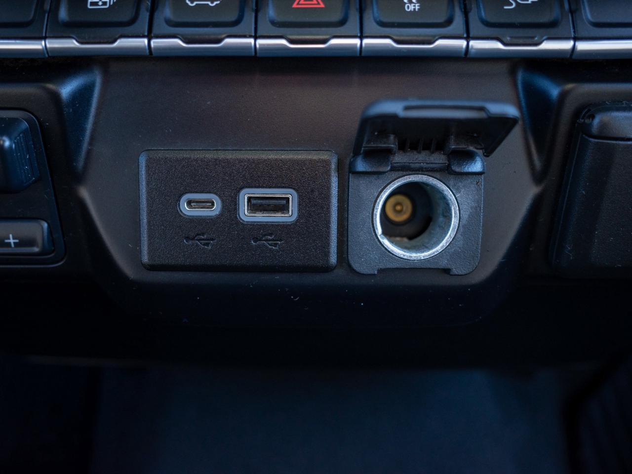 2023 Chevrolet SILVERADO 2500HD LT - 6.6 L V8 Gas Engine Photo