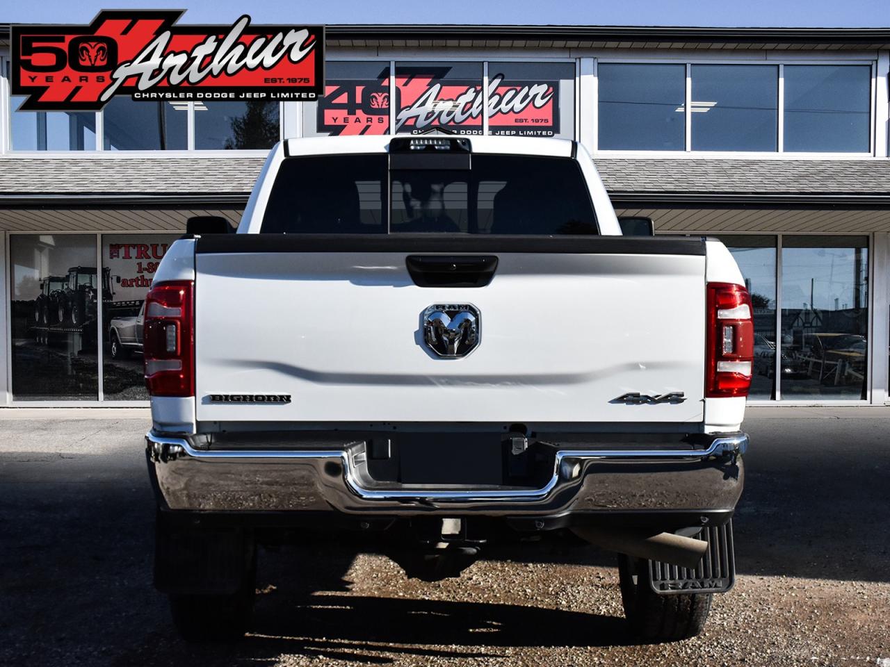 2023 RAM 2500 Big Horn Crew Cab 4x4 Photo3