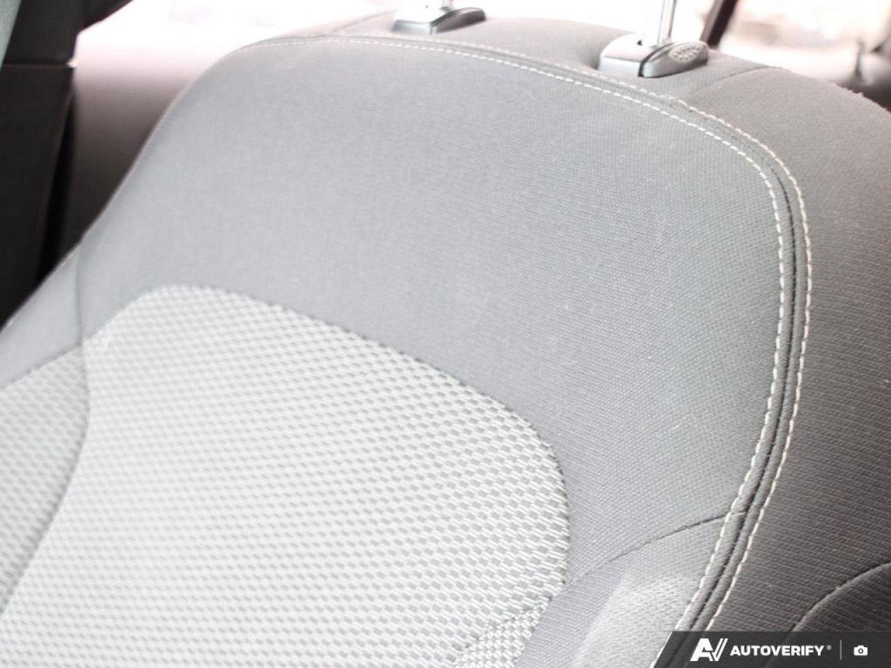 2017 Ford Explorer XLTXLT, V6, 4WD, NAV, ROOF, HEATED CLOTH, AS-TRADE Photo