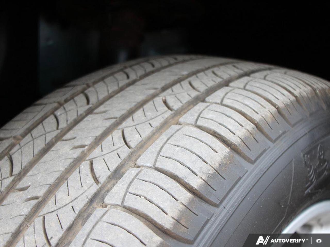 2017 Ford Explorer XLTXLT, V6, 4WD, NAV, ROOF, HEATED CLOTH, AS-TRADE Photo