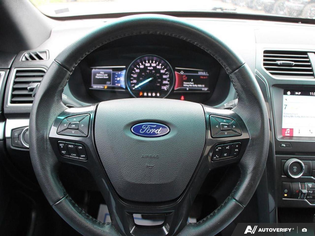 2017 Ford Explorer XLTXLT, V6, 4WD, NAV, ROOF, HEATED CLOTH, AS-TRADE Photo