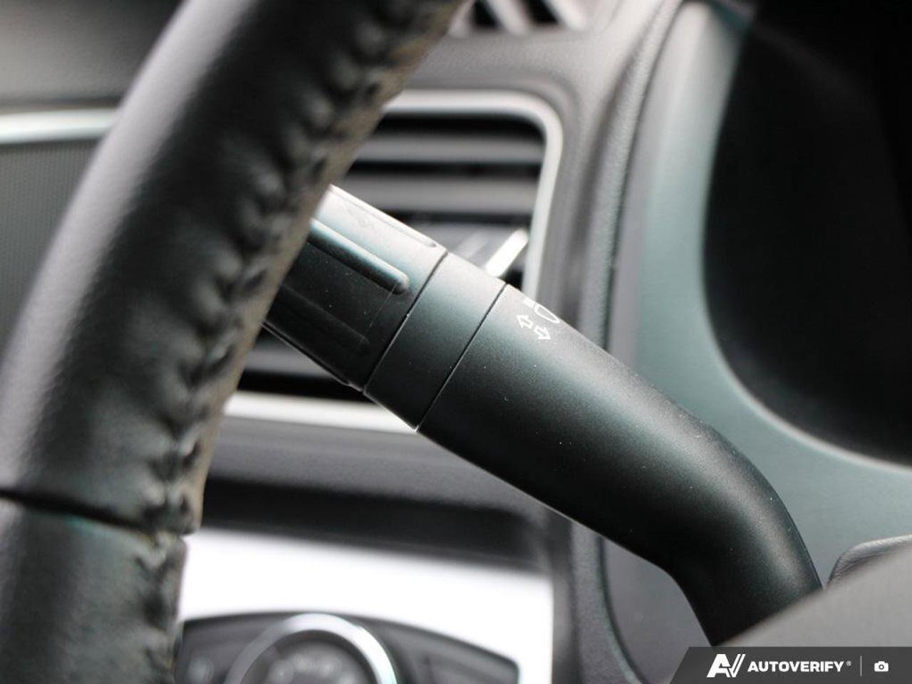 2017 Ford Explorer XLTXLT, V6, 4WD, NAV, ROOF, HEATED CLOTH, AS-TRADE Photo