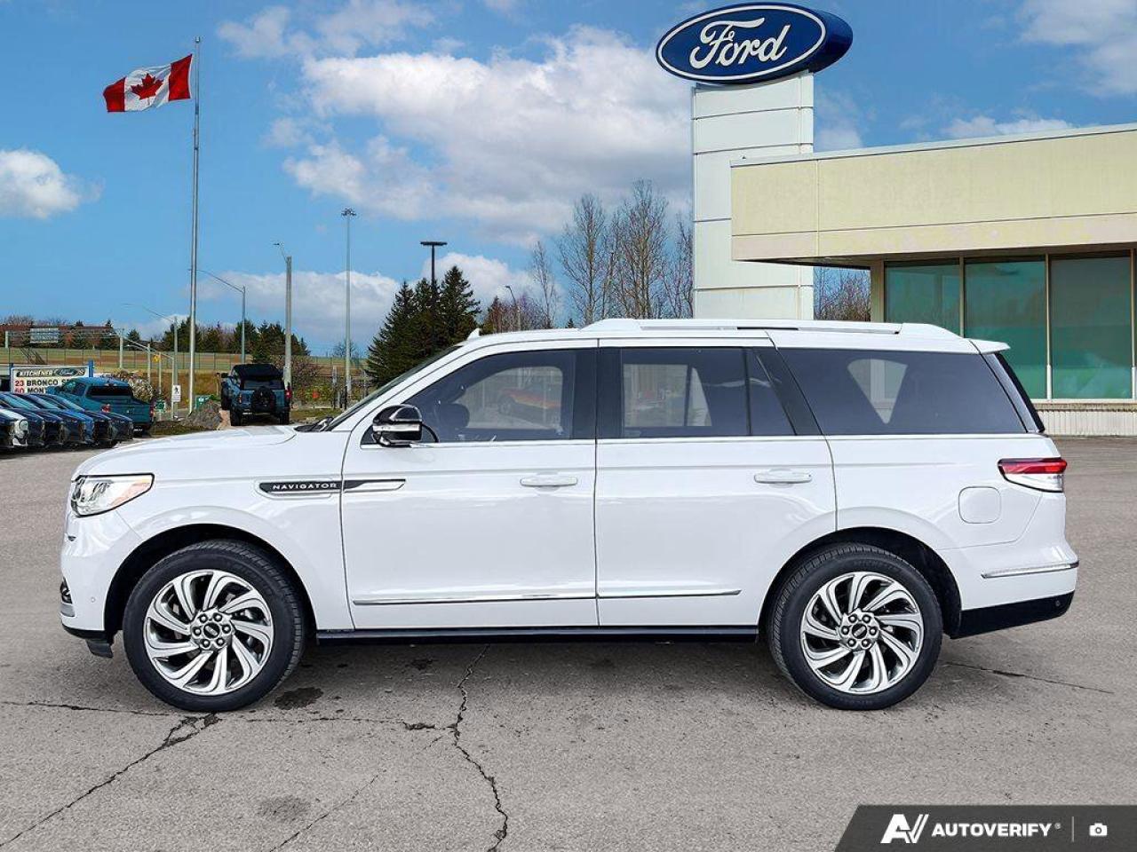 2023 Lincoln Navigator Reserve   ONE OWNER   MASSAGE SEATS   LTHR ONE OWN Photo