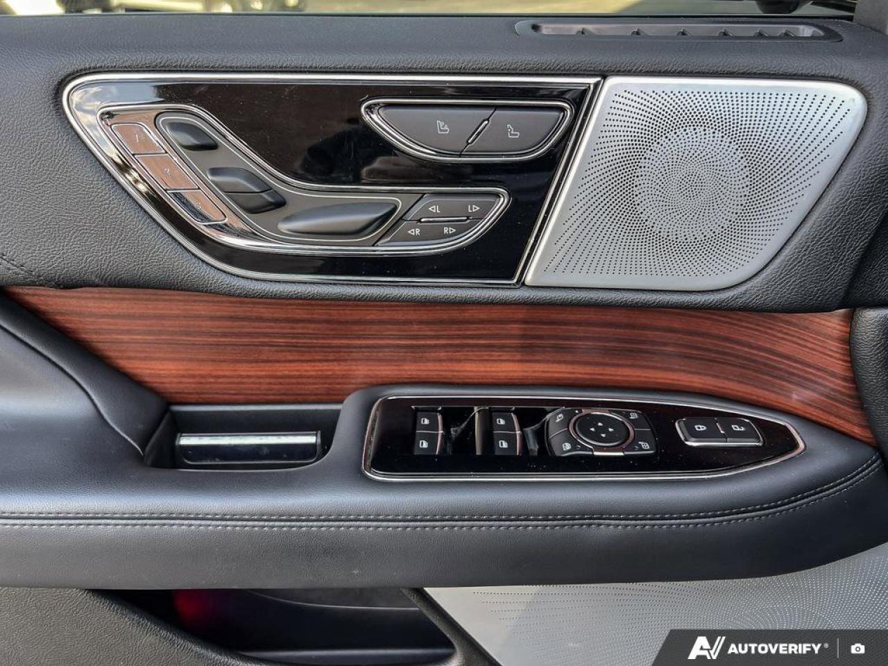 2023 Lincoln Navigator Reserve   ONE OWNER   MASSAGE SEATS   LTHR ONE OWN Photo