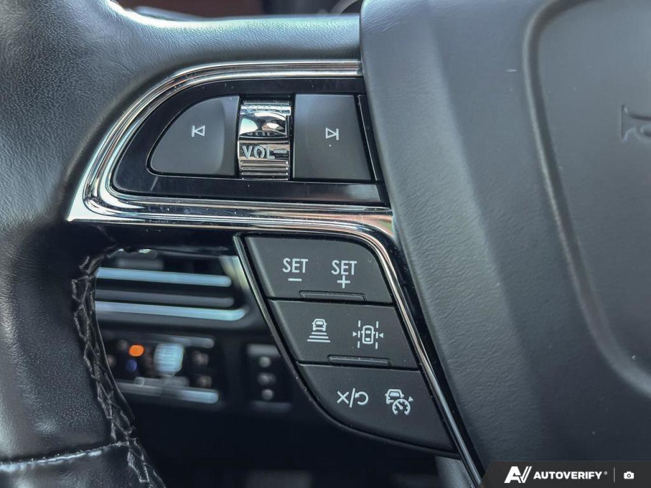 2023 Lincoln Navigator Reserve   ONE OWNER   MASSAGE SEATS   LTHR ONE OWN Photo