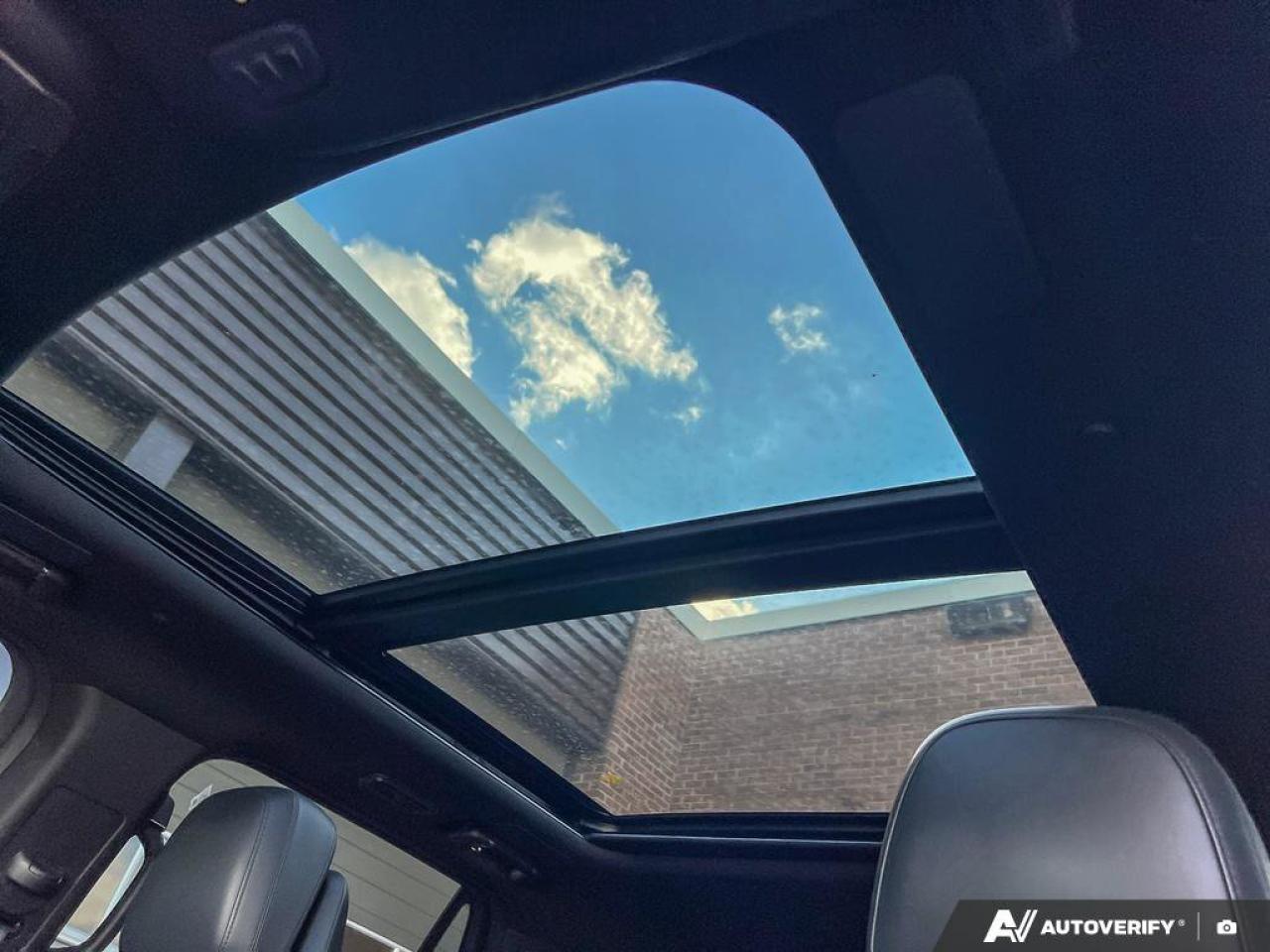 2023 Lincoln Navigator Reserve   ONE OWNER   MASSAGE SEATS   LTHR ONE OWN Photo