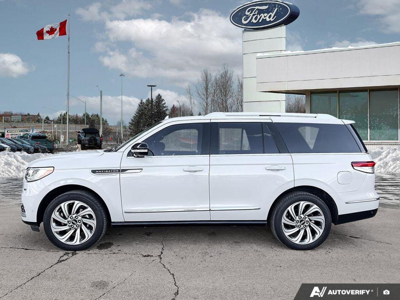 2023 Lincoln Navigator Reserve   ONE OWNER   MASSAGE SEATS   LTHR ONE OWN Photo3