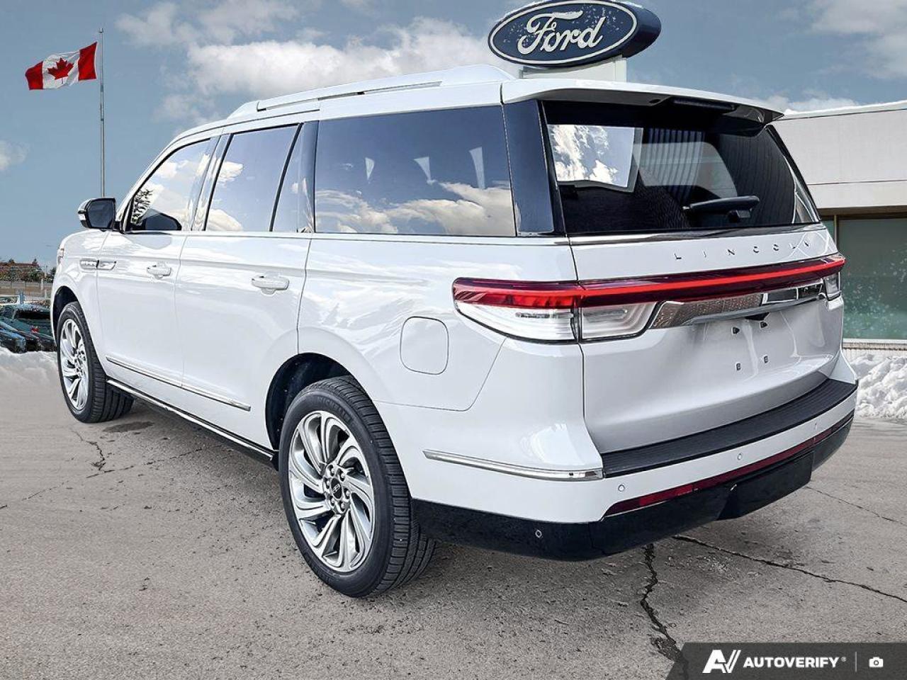 2023 Lincoln Navigator Reserve   ONE OWNER   MASSAGE SEATS   LTHR ONE OWN Photo