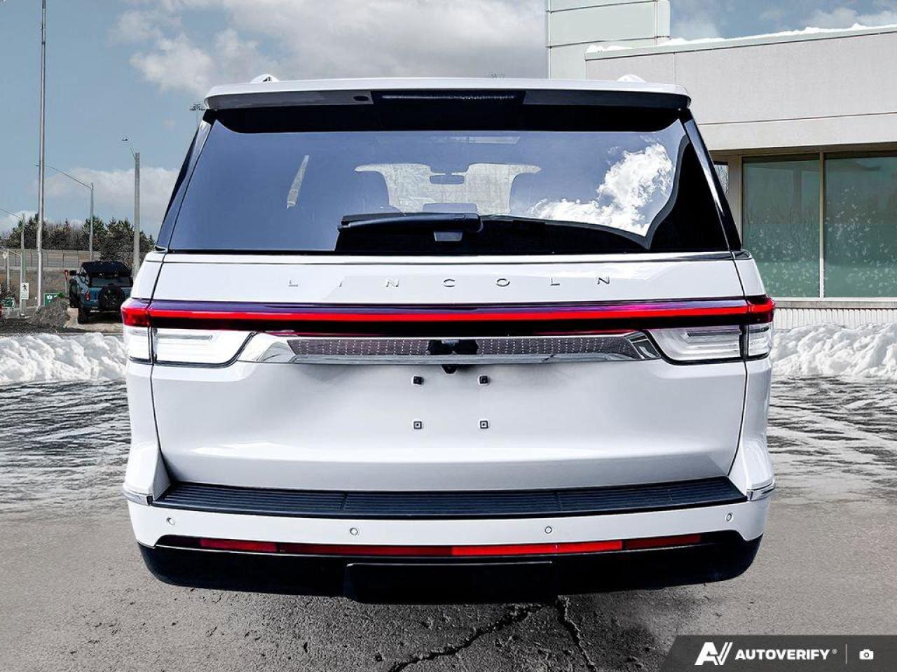 2023 Lincoln Navigator Reserve   ONE OWNER   MASSAGE SEATS   LTHR ONE OWN Photo