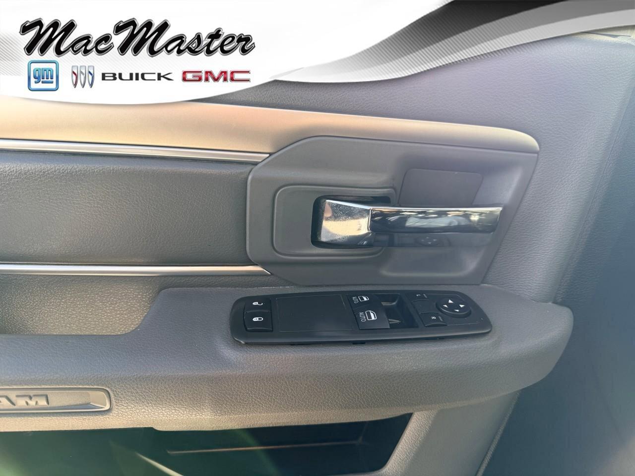 2014 RAM 3500 TradesmanST, 5.7L HEMI V8, RWD, AUTOMATIC, 8FT BOX Photo