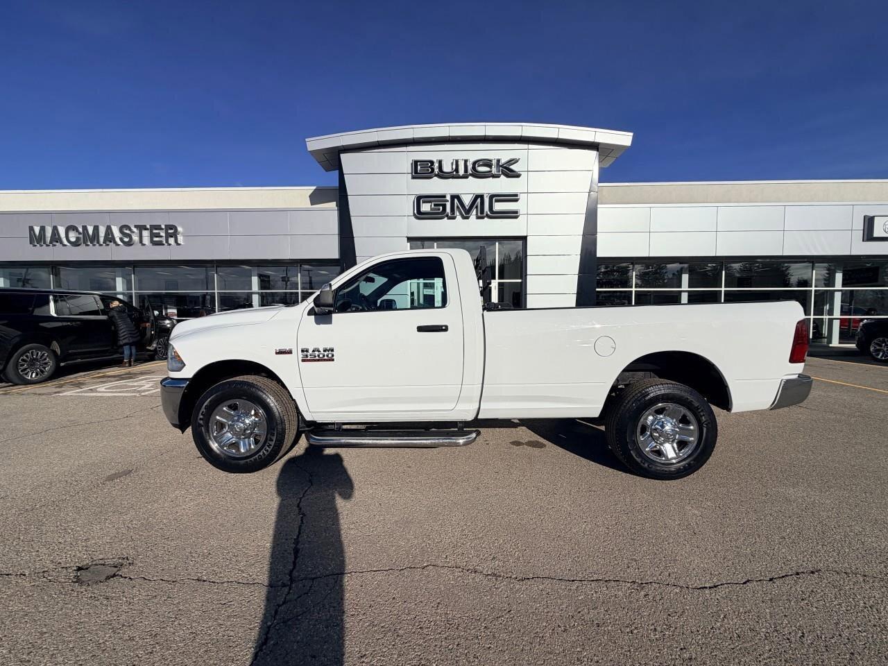 2014 RAM 3500 TradesmanST, 5.7L HEMI V8, RWD, AUTOMATIC, 8FT BOX Photo3