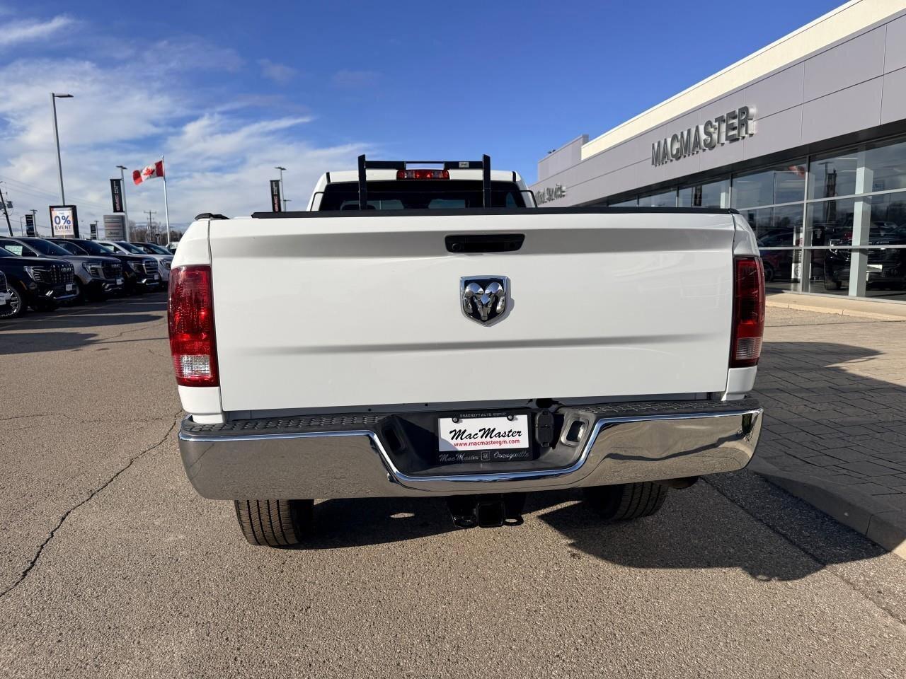 2014 RAM 3500 TradesmanST, 5.7L HEMI V8, RWD, AUTOMATIC, 8FT BOX Photo