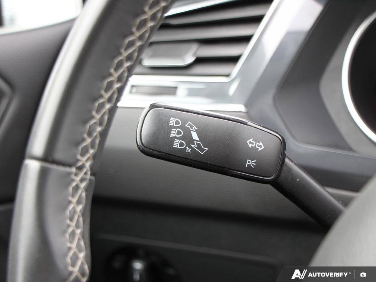 2021 Volkswagen Tiguan ComfortlineONE-OWNER, ACCIDENT-FREE, AWD, POWER TA Photo