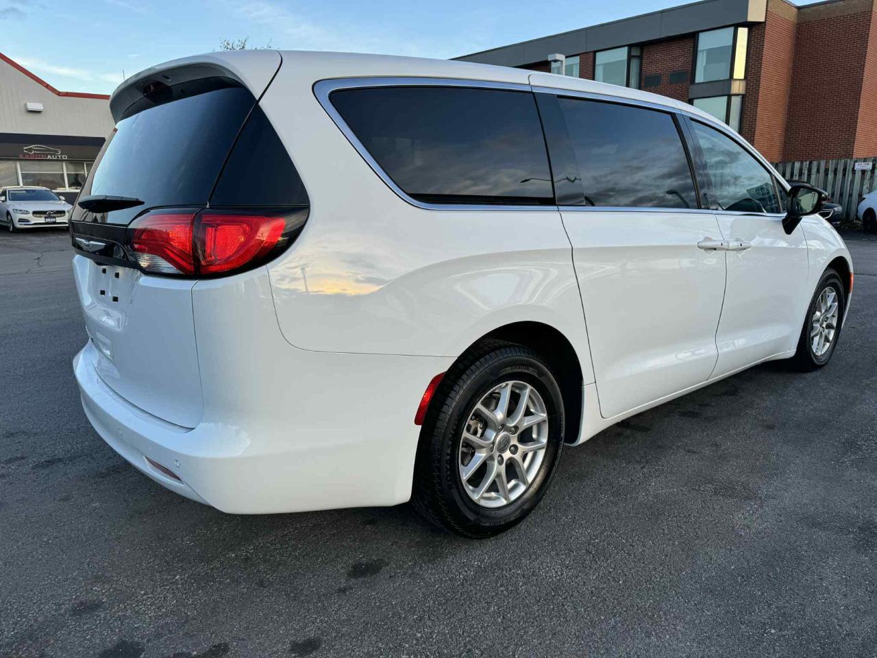 2024 Chrysler Grand Caravan SXT Photo