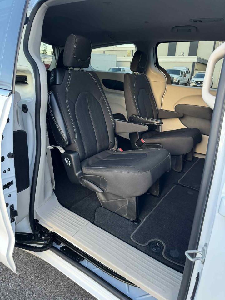 2024 Chrysler Grand Caravan SXT Photo