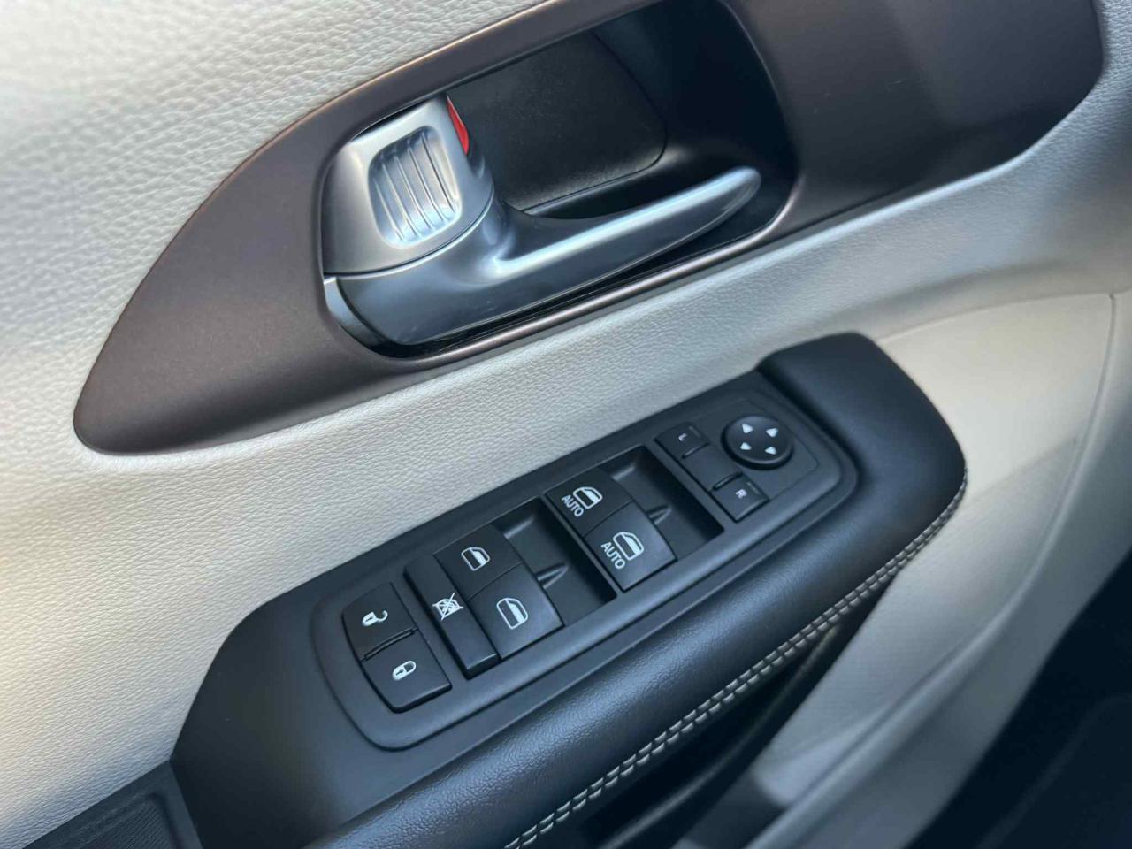 2024 Chrysler Grand Caravan SXT Photo