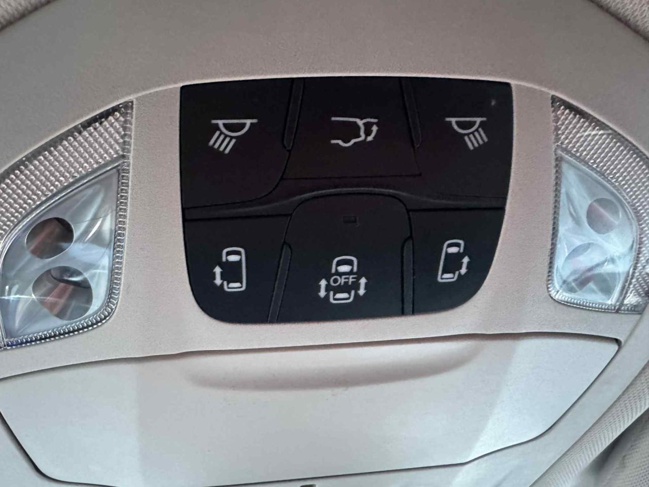 2024 Chrysler Grand Caravan SXT Photo