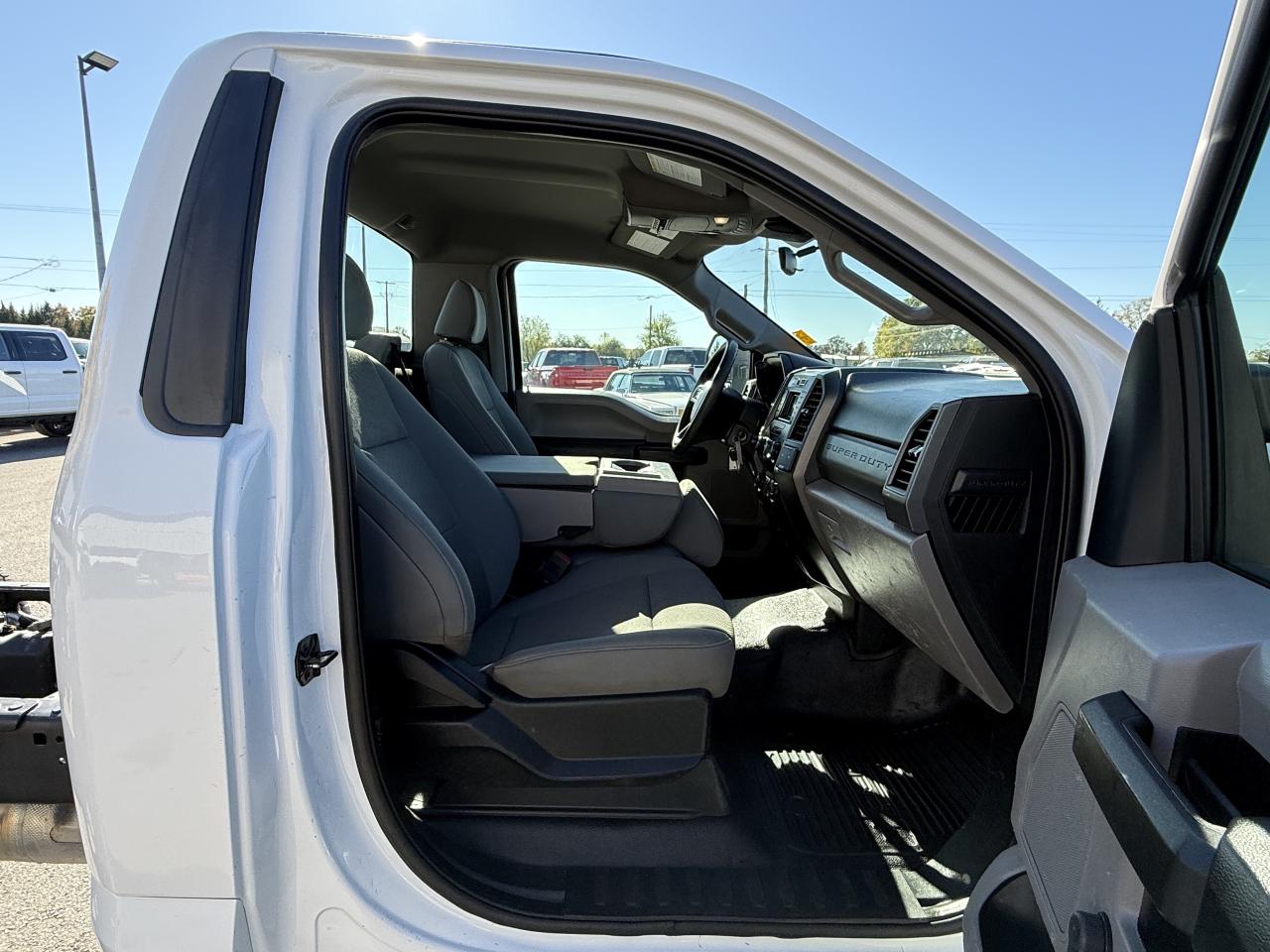 2020 Ford F-550 XLT 4WD Reg Cab 169  WB 84  CA Photo